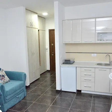 Hills Zeus Apartment