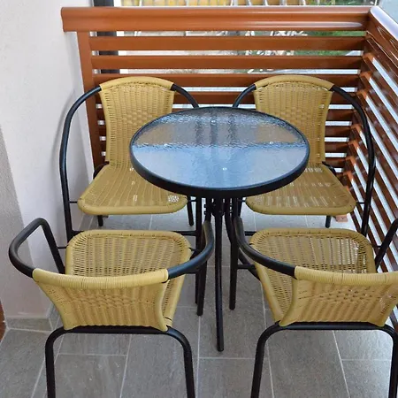 Hills Zeus Apartment