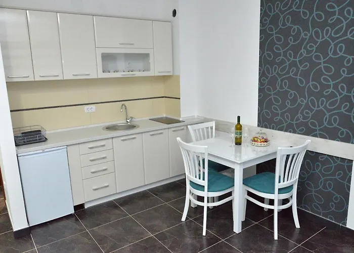 Hills Zeus Apartment