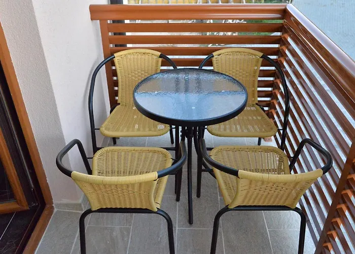 Hills Zeus Apartment